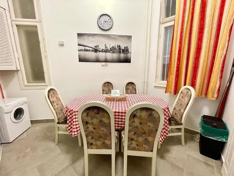 Bank5 Central Apartment Budapest 0*,  Hungary