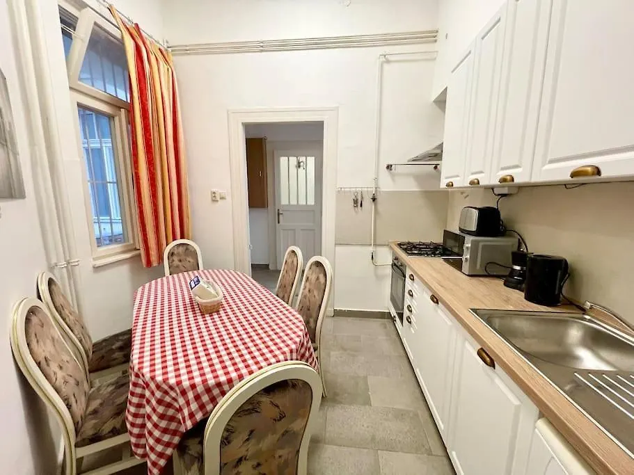 Bank5 Central Apartment Budapest